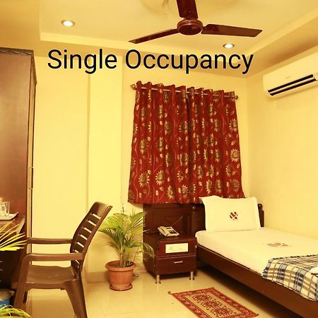 Hotel Sri Grands Rajahmundry Exterior photo
